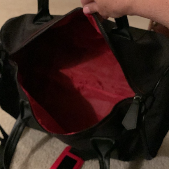 Givenchy Parfums Black Barrel Unisex Duffle Bag - New With Tags - Picture 12 of 17